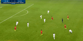 張稀哲的遠射，打偏！