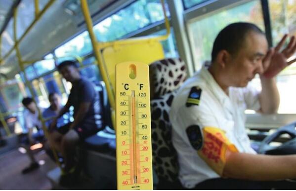 致敬高溫下的勞動者！揮汗如雨的臉龐 最美的勞動頌歌